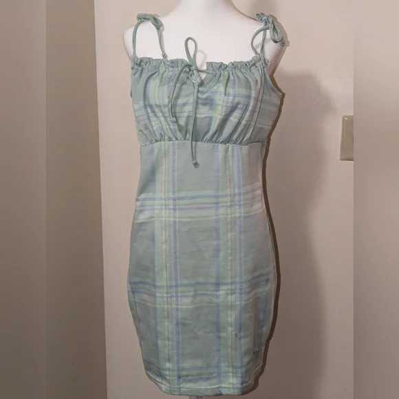 💲Tie Spaghetti Strap Dress - NWT Sizes 2X and 3X - Picture 2 of 11